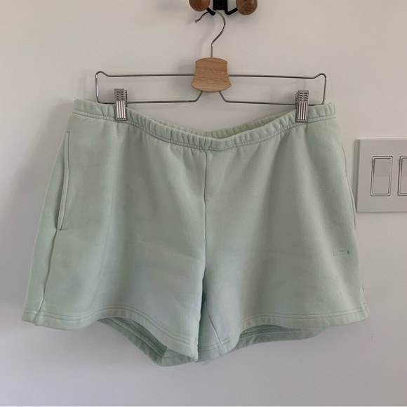 Aritzia | Sweatshorts - Picture 1 of 3